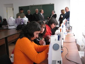 24--Maralik-VHS-sewing-desining-students-happy-to-work-in-new-remodeled-workshop-with-new-sewing-machines--063